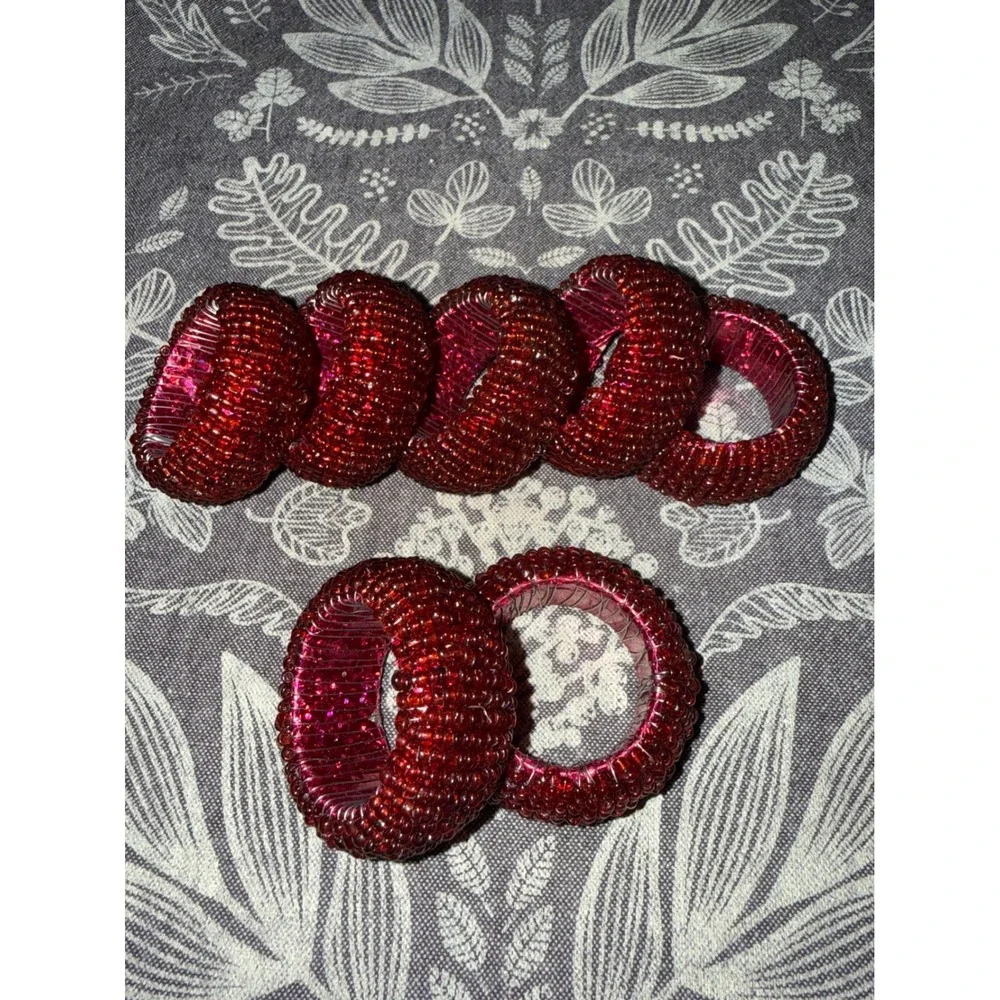 Set‎ of 7 Red Beaded Napkin Rings Festive Holiday Christmas Table Decor Metallic